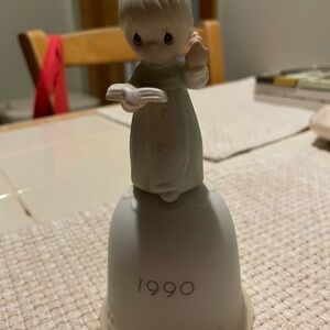 1990 Figurine Bell Precious Moments